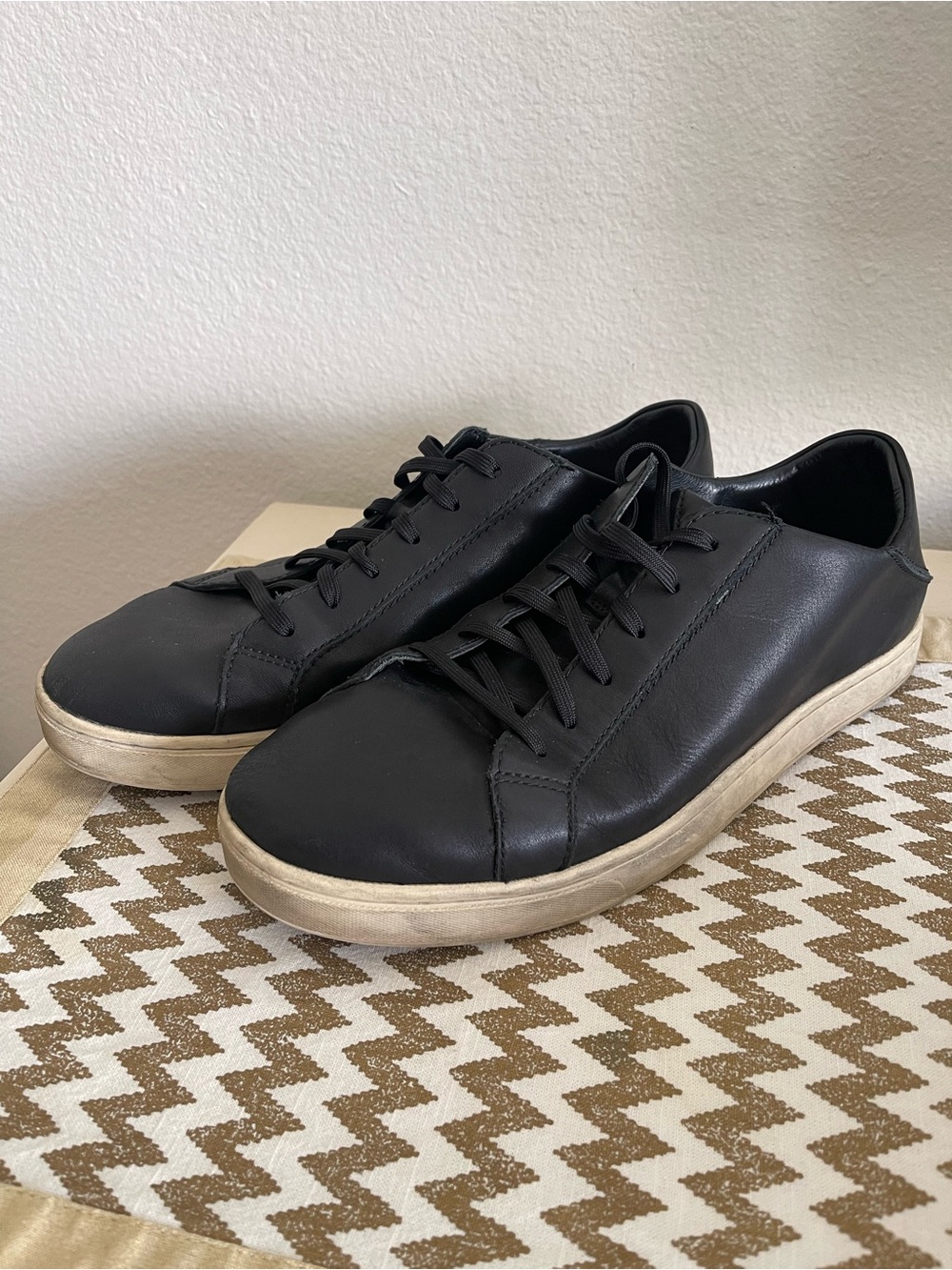 OluKai Men's Kahu Pahaha Leather Slip-On Sneakers - Black/Bone - Size 10